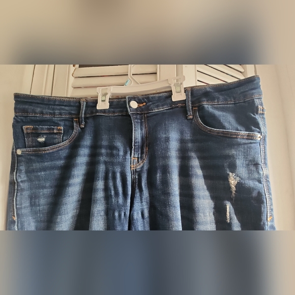 Old Navy 14p Rockstar Super Skinny 85%cotton distressed jeans - Picture 3 of 5